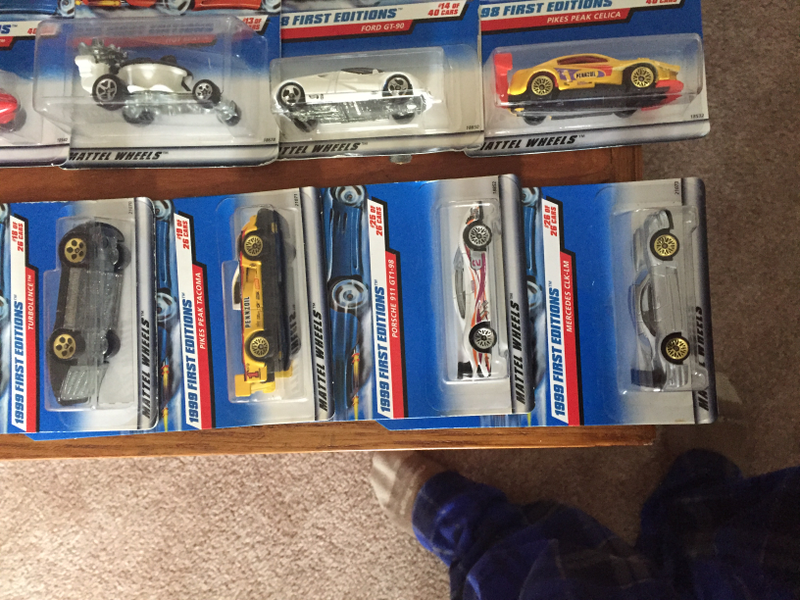 Illustration for article titled Enormous Die-Cast Collection - Box 45 - Let the Hot Wheels Roll...